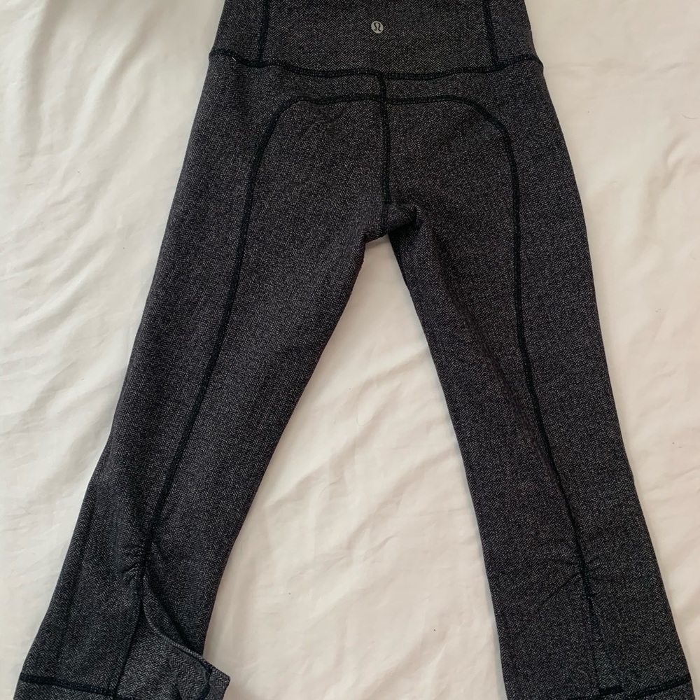 Cropped size 4 lululemon leggings
